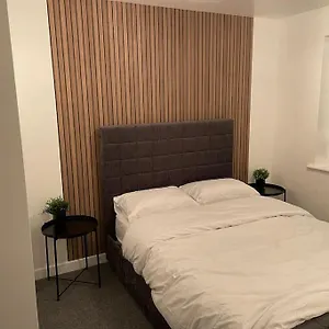 Stunning With Free Parking Sheffield
